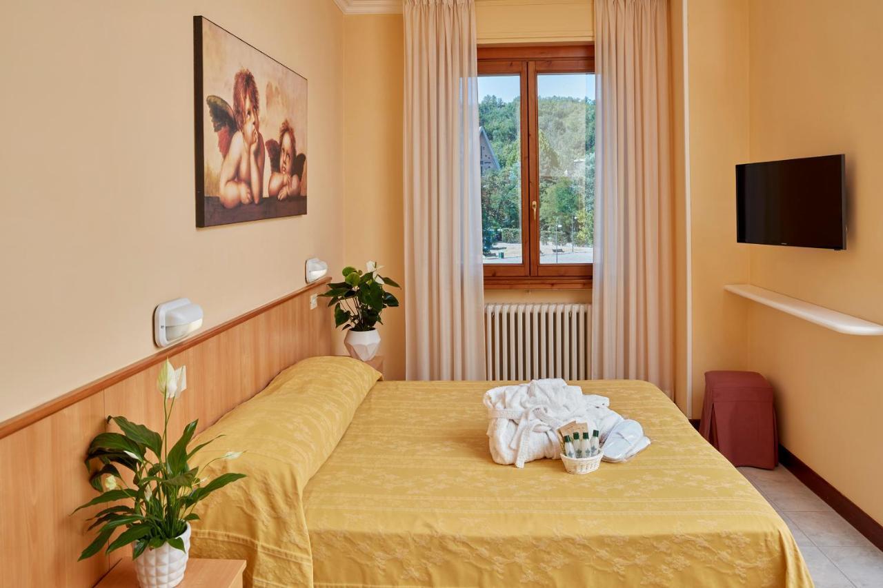 Hotel Plaza Tabiano Terme Exterior foto